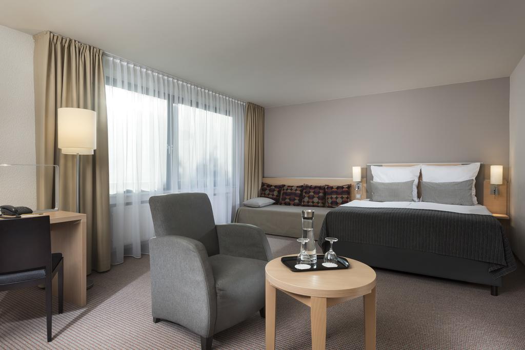 Mercure Hotel Duesseldorf Neuss Room photo